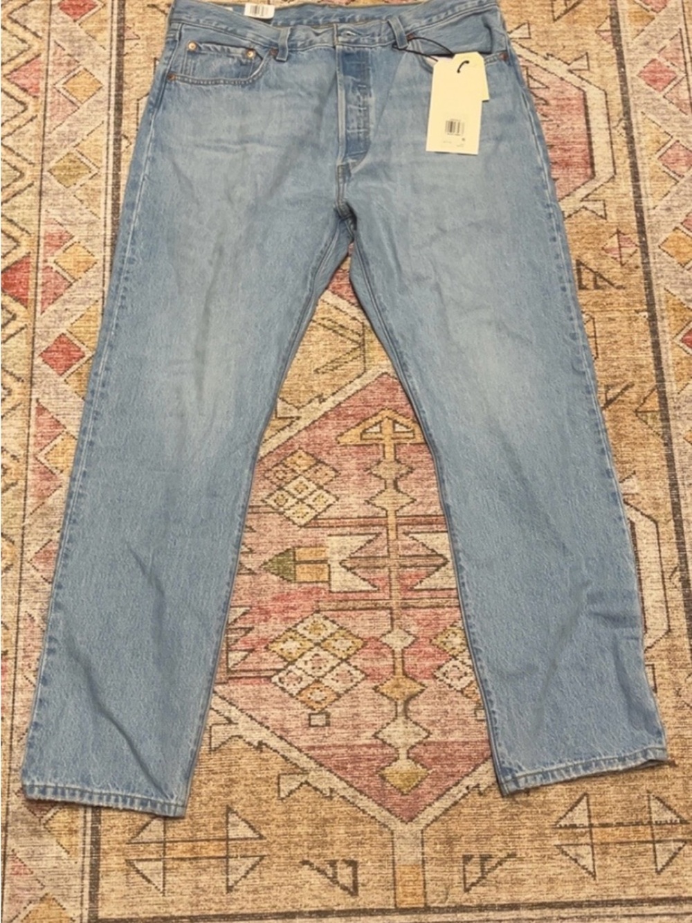 Levis Light Blue Straight-Leg Jeans — Classic Casual Style